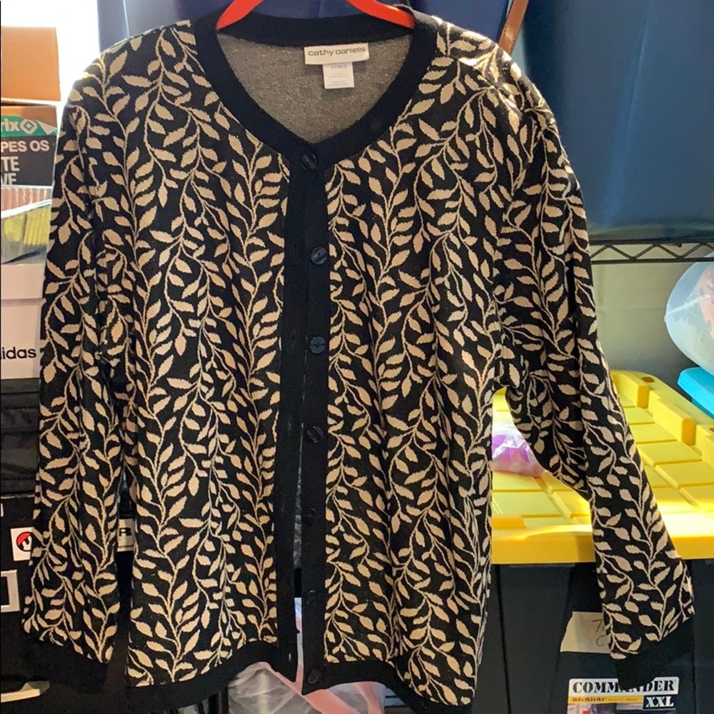 Cathy Daniels Black and Cream Leaf-Pattern Cardigan Sweater